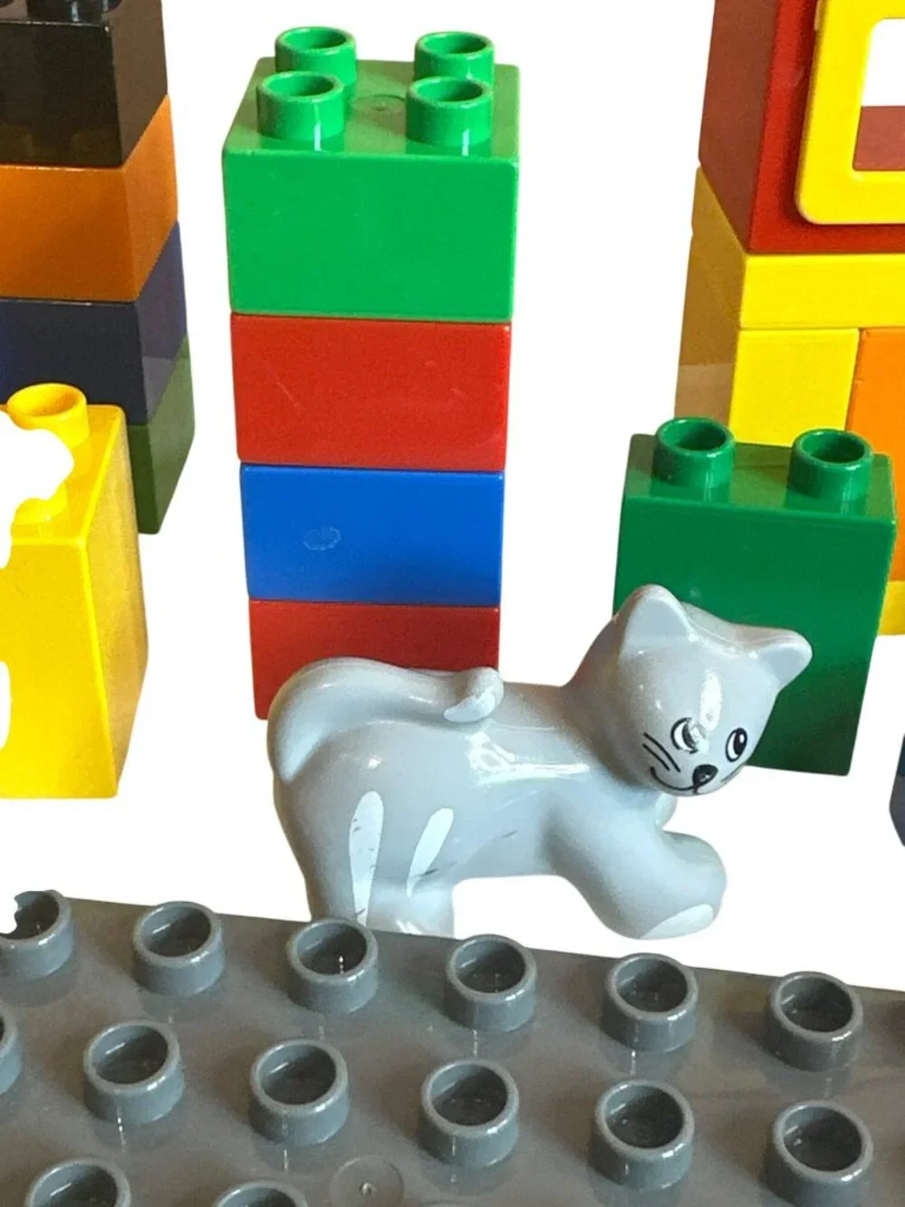 LEGO Duplo Large Lot of Building Bricks Cat Windows Baseplate Flower Etc.